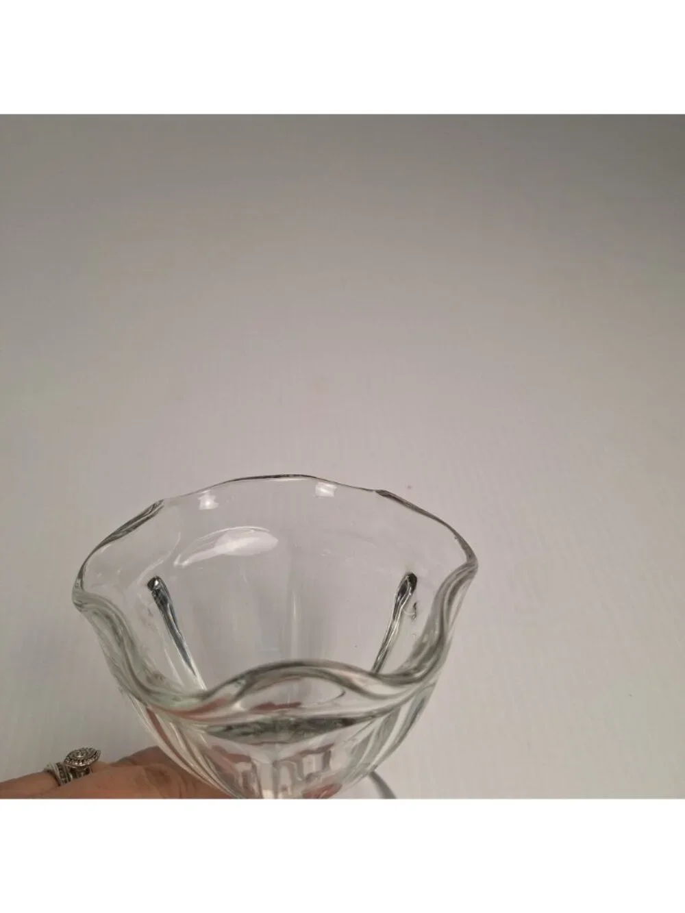 SET OF (4) ANCHOR HOCKING CLEAR GLASS TULIP ICE CREAM/SUNDAE/SHERBET DISHES VTG